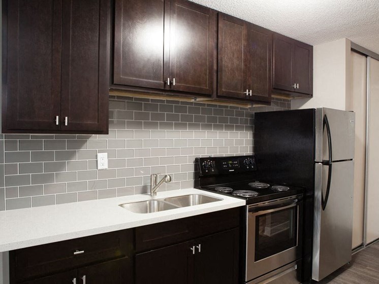 Whittier Flats - 2611 Pleasant Ave